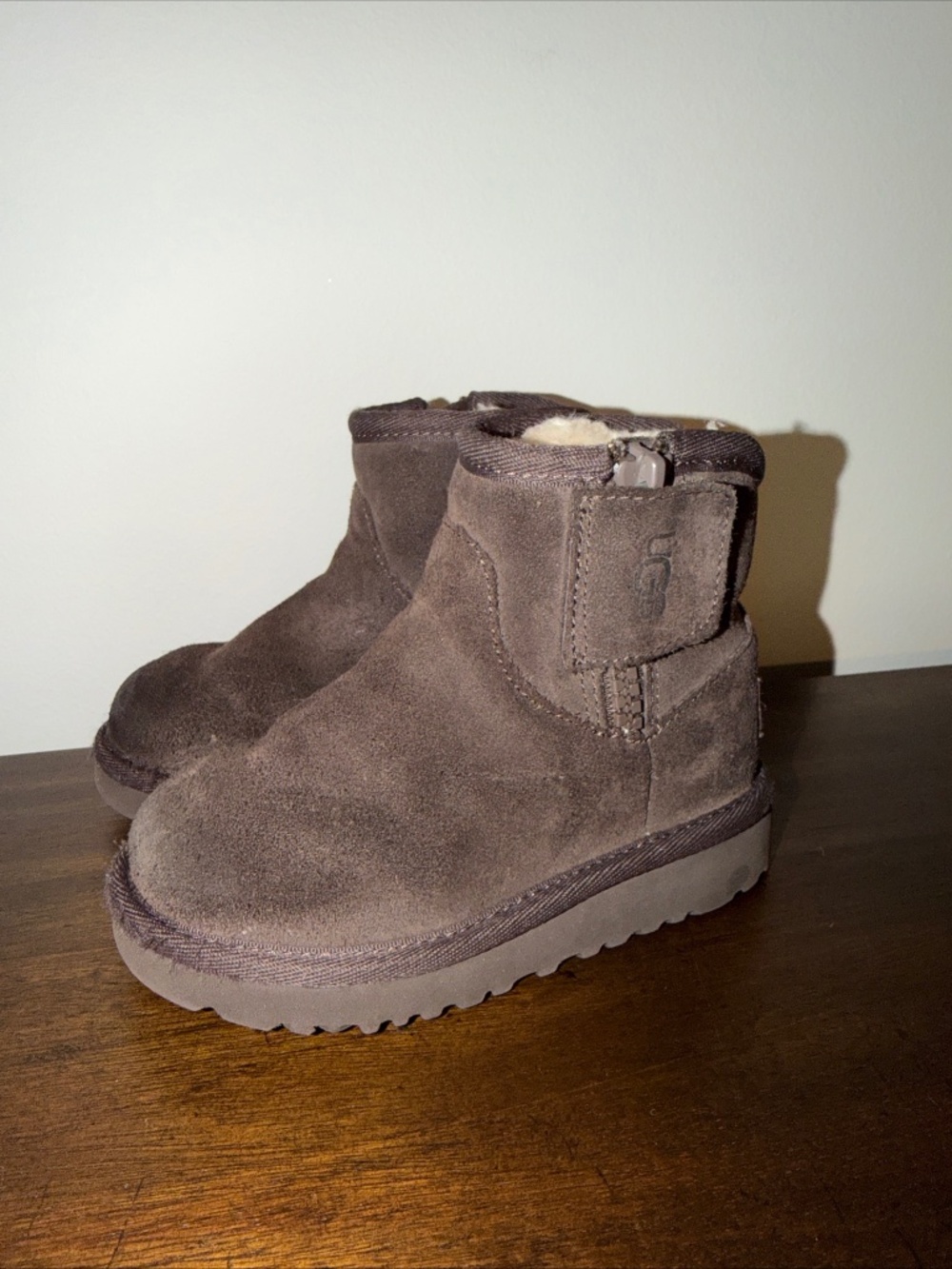 Ugg Toddler Boots 8T GUC snap closure super cute S/N 1166767T